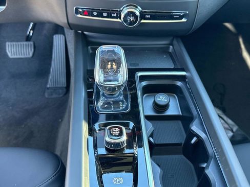 New 2026 Volvo XC60 B5 Plus w/ Protection Package Premier image 24