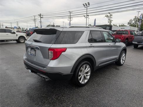 Certified 2022 Ford Explorer Platinum w/ Equipment Group 601A image 5