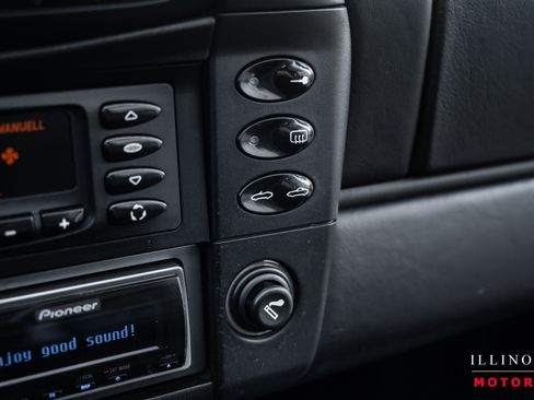 Used 2000 Porsche 911 Carrera 4 image 24