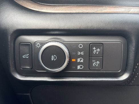 Used 2022 Ford Explorer Platinum w/ Equipment Group 601A image 27