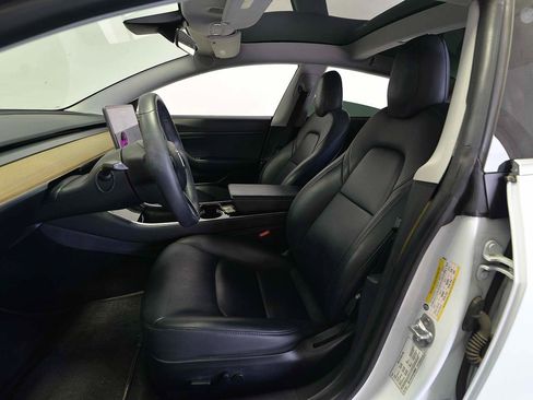 Used 2020 Tesla Model 3 Standard Range Plus RWD image 8