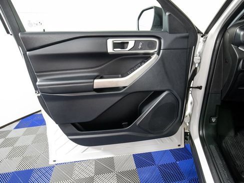 Used 2023 Ford Explorer XLT w/ Equipment Group 202A AWD/4WD image 15