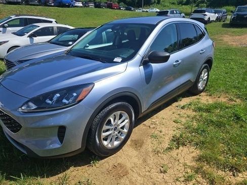 Used 2022 Ford Escape SE w/ Convenience Package AWD/4WD image 2