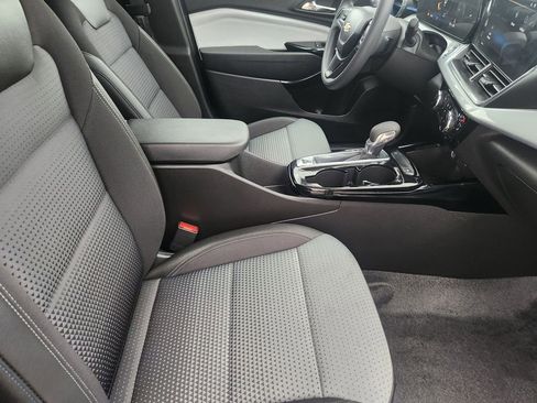 Used 2026 Chevrolet Trax LT FWD image 15