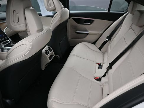 Used 2024 Mercedes-Benz C 300 Sedan image 31
