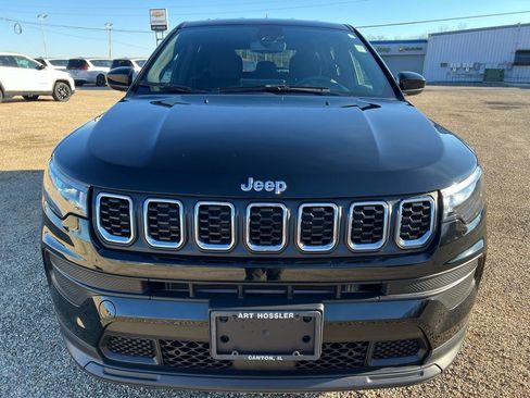 Used 2024 Jeep Compass Sport image 6