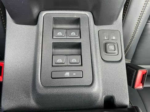 New 2025 Ford Bronco Badlands image 14