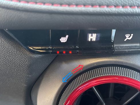 Used 2025 Chevrolet Blazer RS image 21