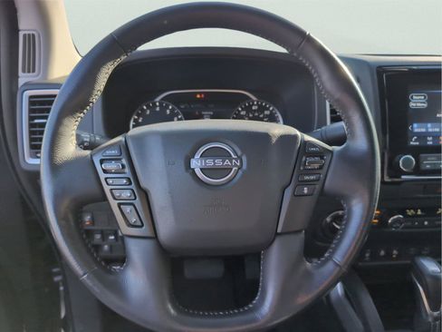 Used 2023 Nissan Frontier SV w/ SV Convenience Package image 25