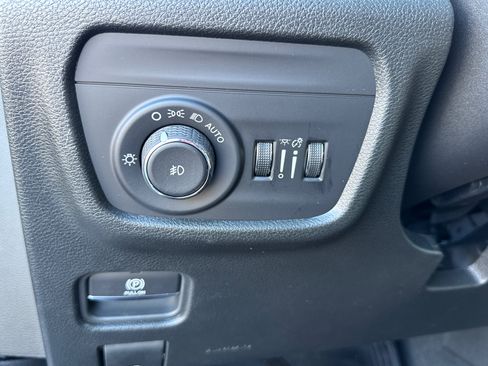 New 2025 Jeep Grand Cherokee Limited image 17