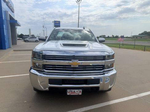 Used 2018 Chevrolet Silverado 2500 LT AWD/4WD image 5