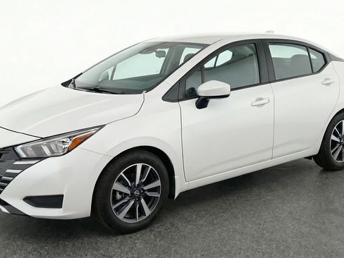 Used 2025 Nissan Versa SV w/ Trunk Package image 3