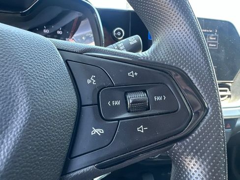 Used 2024 Chevrolet Trax LS w/ LS Convenience Package FWD image 10