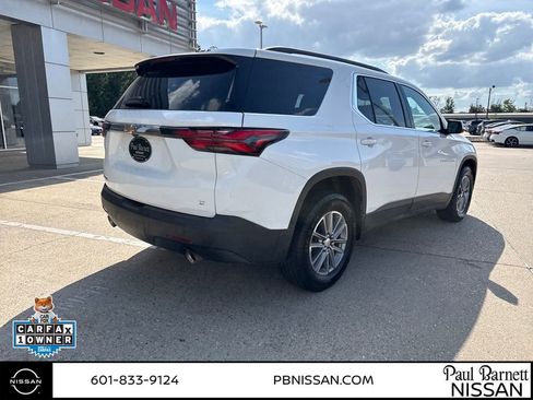 Used 2023 Chevrolet Traverse LT FWD image 4