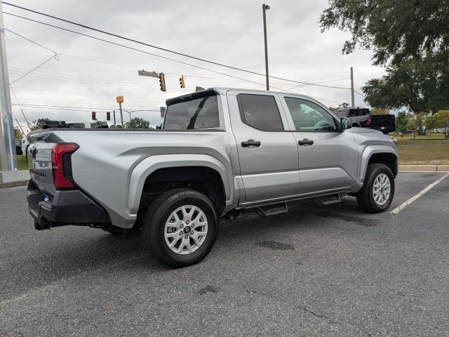 Used 2025 Toyota Tacoma SR RWD image 5