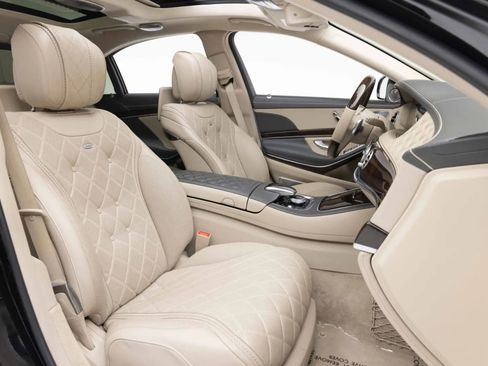Used 2019 Mercedes-Benz S 560 Sedan image 4