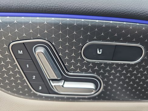 Certified 2025 Mercedes-Benz GLB 250 image 30