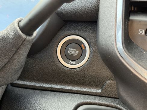 Used 2025 RAM 2500 Laramie image 24