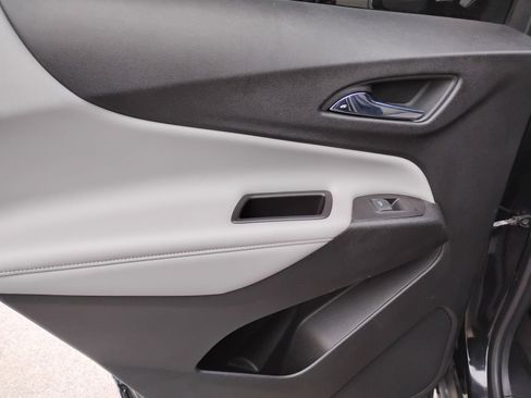 Used 2018 Chevrolet Equinox Premier image 15