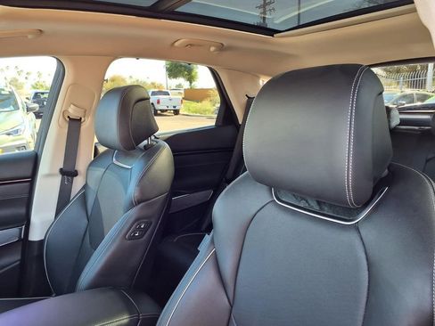 Used 2023 Genesis GV70 2.5T Advanced w/ Advanced Package image 27