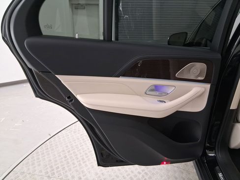 Used 2024 Mercedes-Benz GLE 450e 4MATIC image 31