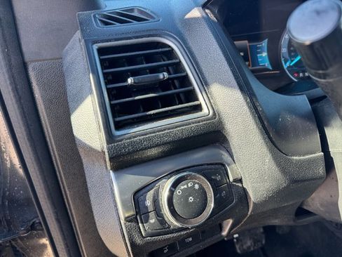 Used 2018 Ford Explorer XLT w/ Equipment Group 202A image 21