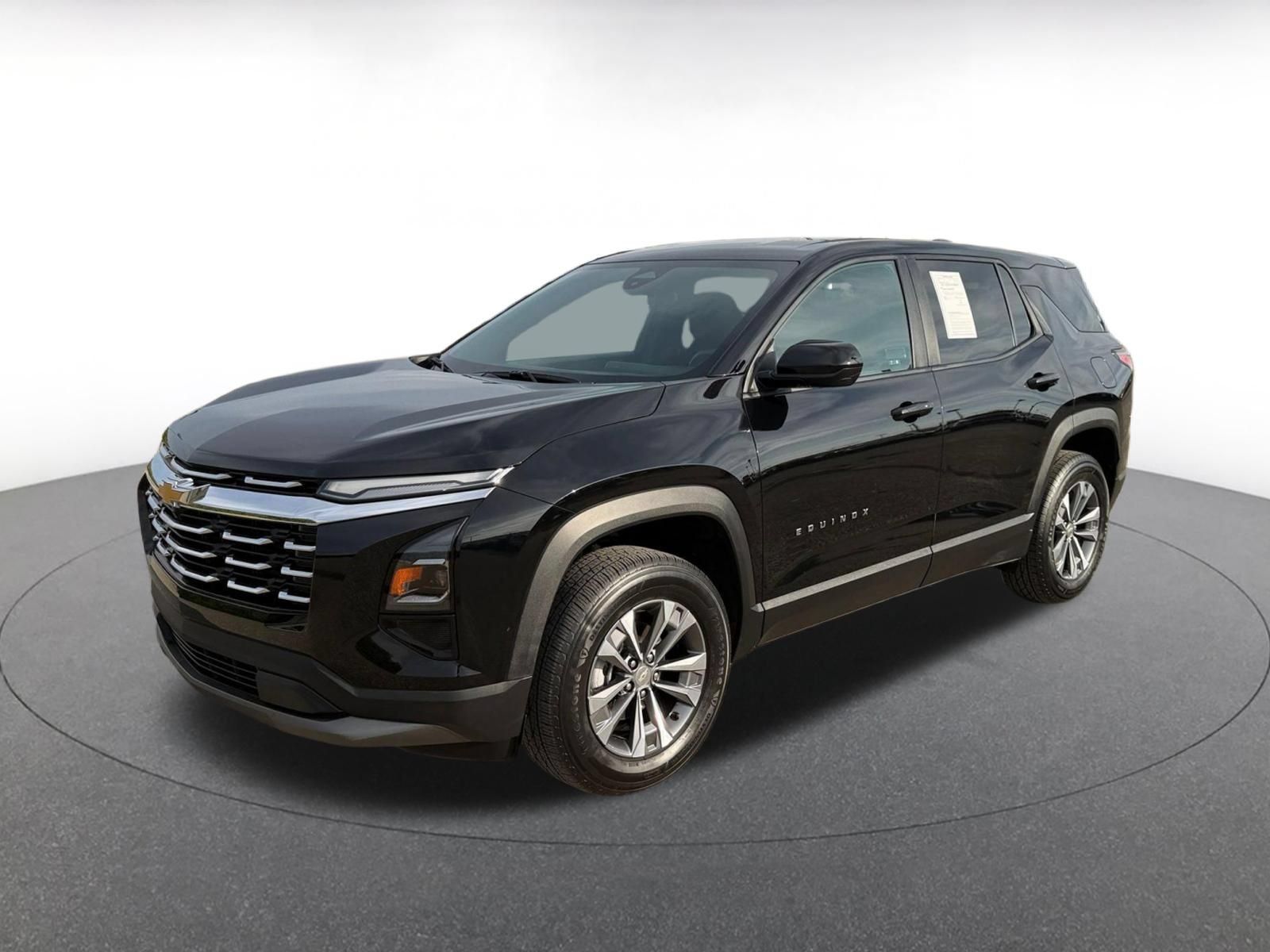 Used 2025 Chevrolet Equinox LT FWD image 4