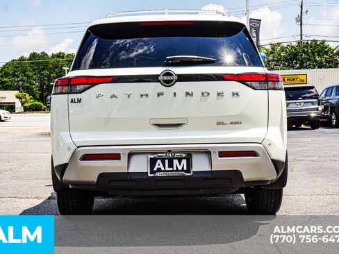 Used 2023 Nissan Pathfinder SL AWD/4WD image 12
