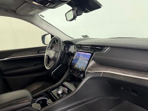 Used 2022 Jeep Grand Cherokee L Limited image 33