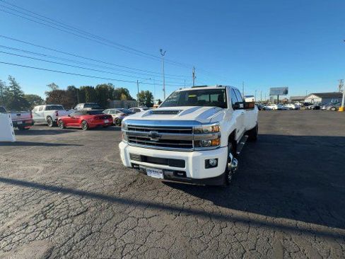 Certified 2019 Chevrolet Silverado 3500 High Country w/ Duramax Plus Package image 4