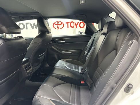 Used 2022 Toyota Avalon XSE image 17
