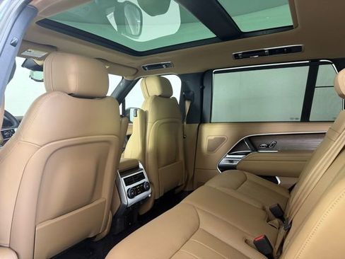 New 2025 Land Rover Range Rover Long Wheelbase SE image 24