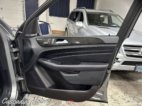 Used 2015 Mercedes-Benz ML 400 4MATIC image 24