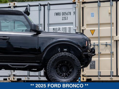 Used 2025 Ford Bronco Badlands AWD/4WD image 43