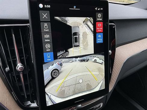 New 2026 Volvo XC60 B5 Plus w/ Climate Package image 20