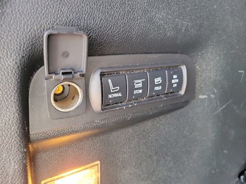 Used 2018 Ford Explorer Limited AWD/4WD image 10