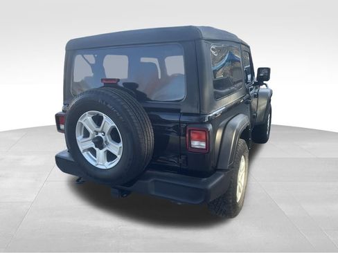 Used 2022 Jeep Wrangler Sport AWD/4WD image 19