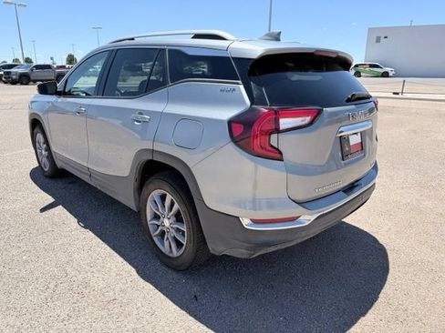 Used 2023 GMC Terrain SLT AWD/4WD image 8