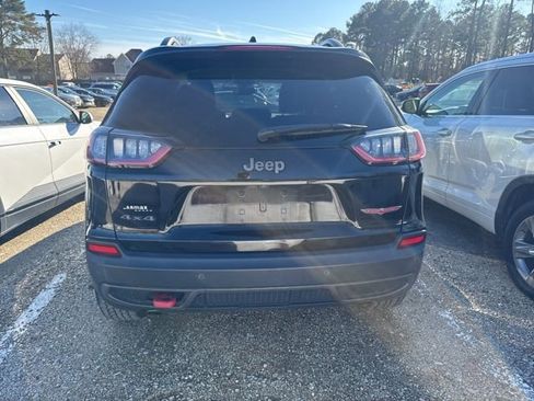 Used 2019 Jeep Cherokee Trailhawk image 7
