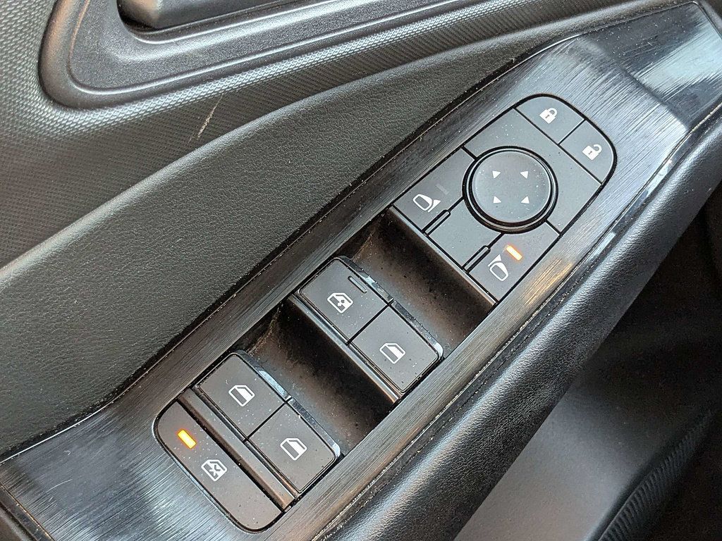 Used 2024 Nissan Rogue S AWD/4WD image 25
