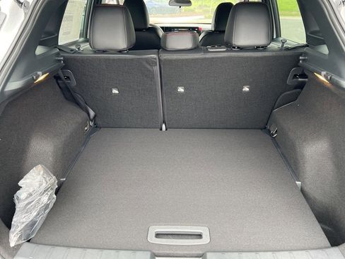 New 2025 Nissan Kicks SR image 21