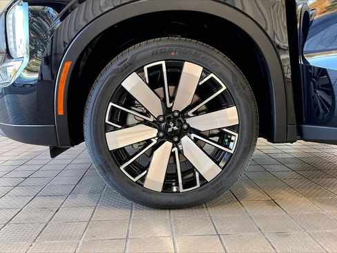 New 2026 Mitsubishi Outlander SE image 12