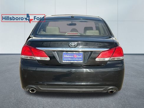 Used 2011 Toyota Avalon Limited image 8