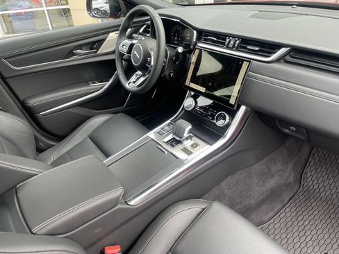 Used 2024 Jaguar XF R-Dynamic SE image 10