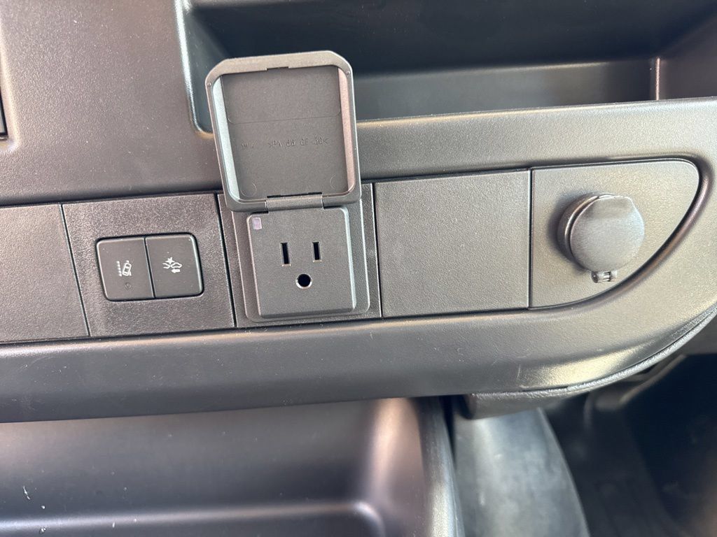 New 2026 Chevrolet Express 2500 Extended w/ Communications Package RWD image 19