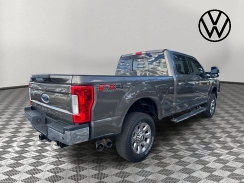 Used 2018 Ford F250 Lariat w/ Chrome Package image 3