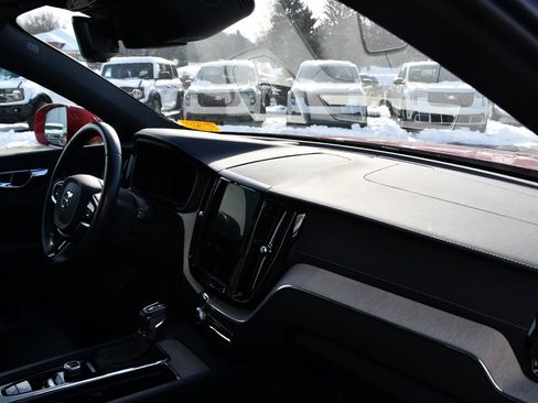Used 2018 Volvo XC60 T5 Inscription w/ Luxury Seat Package image 15