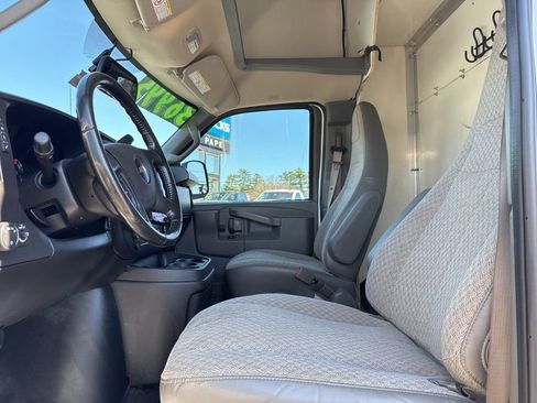 Used 2023 Chevrolet Express 3500 w/ Power Convenience Package RWD image 18