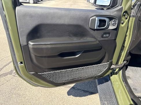 Used 2024 Jeep Wrangler Unlimited Sahara w/ Technology Group AWD/4WD image 21