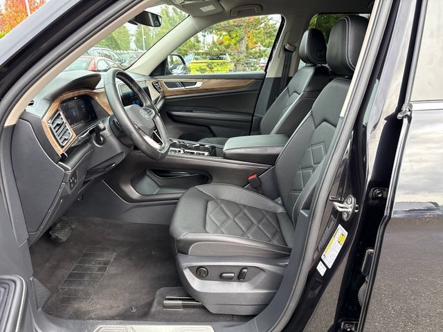 Used 2025 Volkswagen Atlas SE AWD/4WD image 15